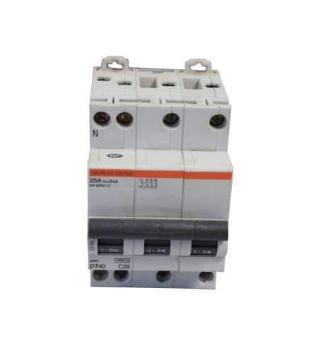 Disjoncteur DT40 3P+N 25A Courbe C