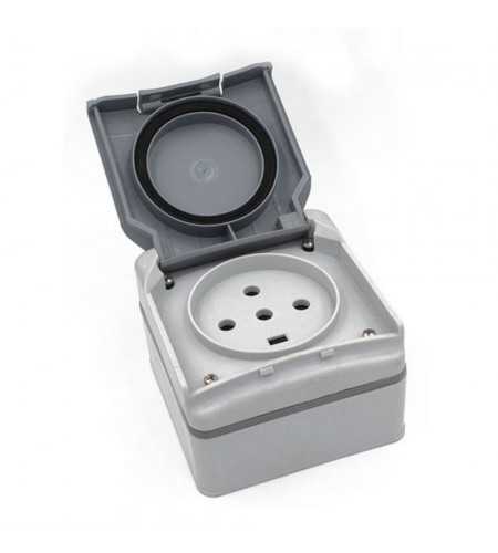 Prise de courant plexo 3P+N+T 20A
