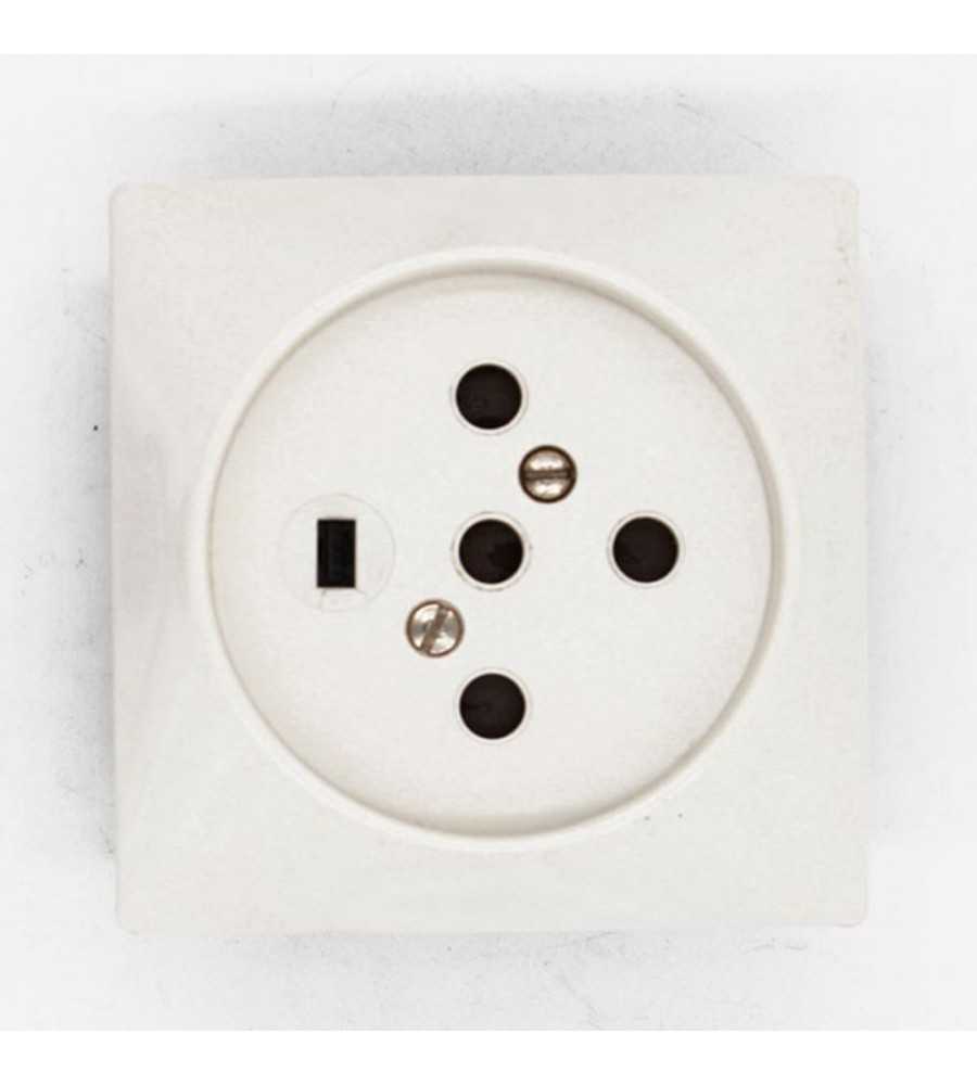 Socleà encastrer20A 3p+n+t*