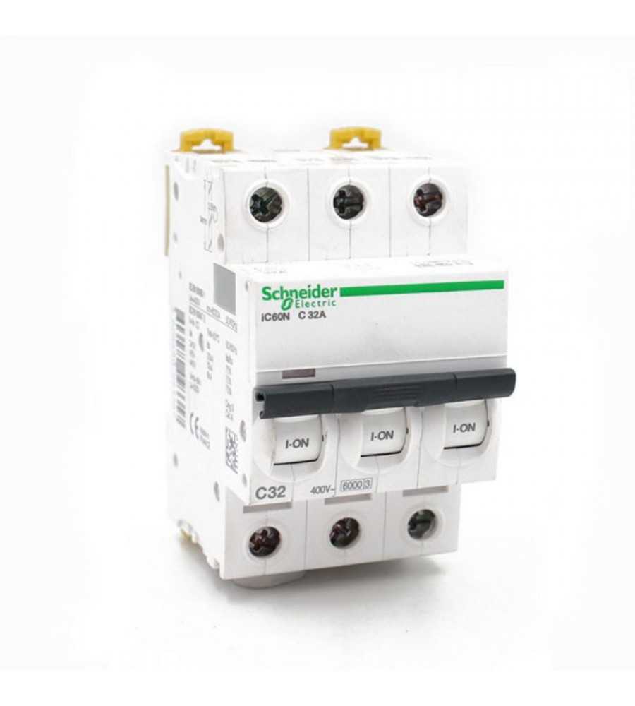 Disjoncteur iC60N TRI 32A courbe C*