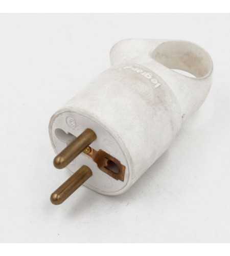 Fiche mâle 2P+T à anneau blanc 16 A
